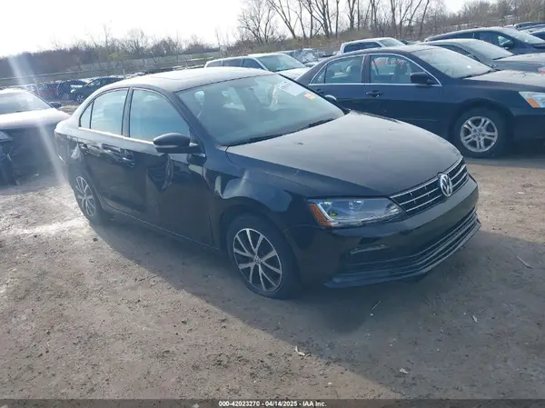 3VWDB7AJ6JM230035 2018 VOLKSWAGEN JETTA - Image 1