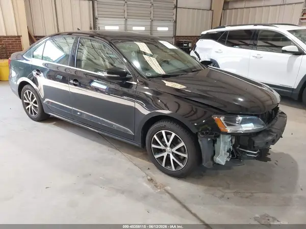 3VWDB7AJ6JM235896 2018 VOLKSWAGEN JETTA - Image 1