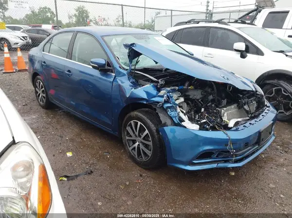 3VWDB7AJ6JM239804 2018 VOLKSWAGEN JETTA - Image 1