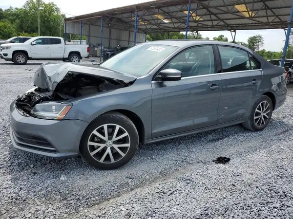 3VWDB7AJ6JM240130 2018 VOLKSWAGEN JETTA - Image 1