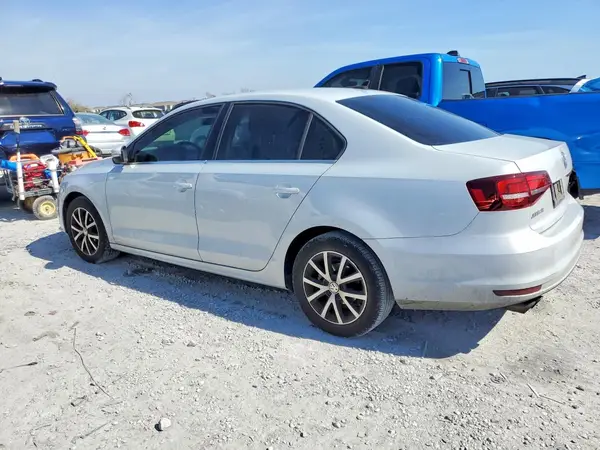 3VWDB7AJ6JM241777 2018 VOLKSWAGEN JETTA - Image 2