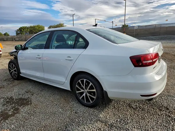 3VWDB7AJ6JM260586 2018 VOLKSWAGEN JETTA - Image 2