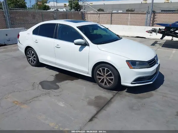 3VWDB7AJ7HM207938 2017 VOLKSWAGEN JETTA - Image 1