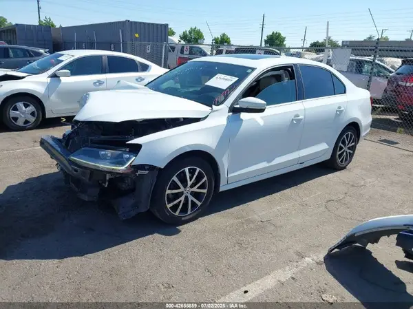 3VWDB7AJ7HM209222 2017 VOLKSWAGEN JETTA - Image 2