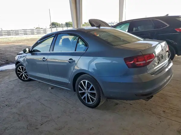 3VWDB7AJ7HM234864 2017 VOLKSWAGEN JETTA - Image 2