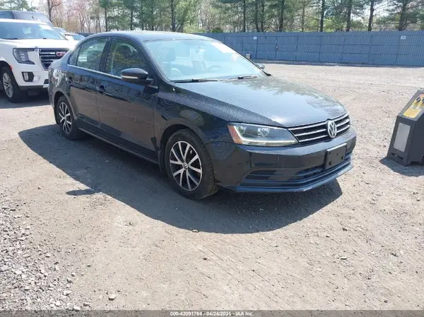 3VWDB7AJ7HM242432 2017 VOLKSWAGEN JETTA - Image 1