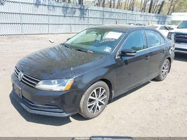 3VWDB7AJ7HM242432 2017 VOLKSWAGEN JETTA - Image 2