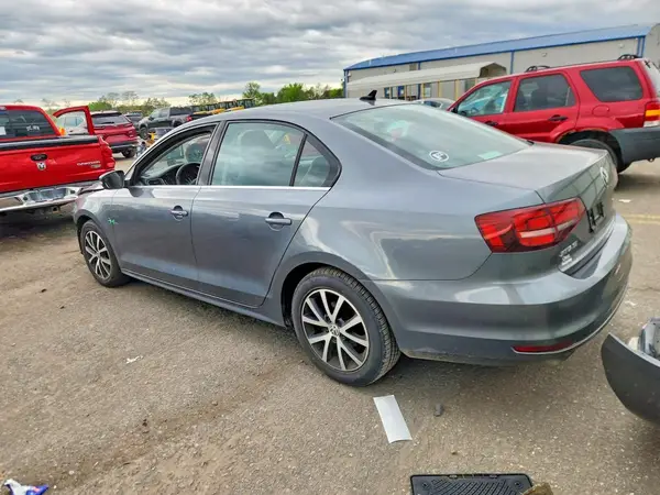 3VWDB7AJ7HM261126 2017 VOLKSWAGEN JETTA - Image 2