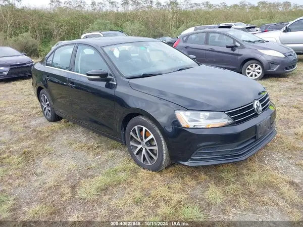 3VWDB7AJ7HM274569 2017 VOLKSWAGEN JETTA - Image 1