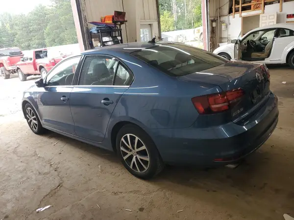 3VWDB7AJ7HM275592 2017 VOLKSWAGEN JETTA - Image 2