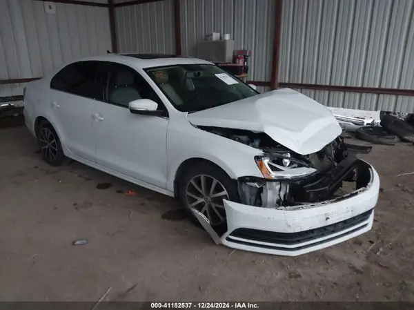 3VWDB7AJ7HM290643 2017 VOLKSWAGEN JETTA - Image 1