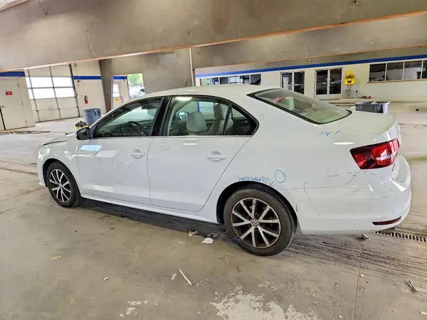 3VWDB7AJ7HM301401 2017 VOLKSWAGEN JETTA - Image 2