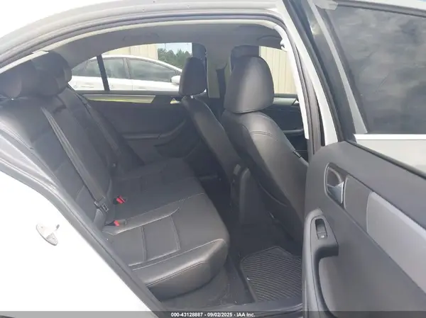 3VWDB7AJ7HM323446 2017 VOLKSWAGEN JETTA - Image 8