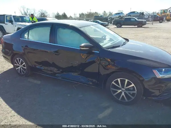 3VWDB7AJ7HM324970 2017 VOLKSWAGEN JETTA - Image 1