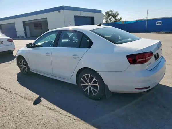 3VWDB7AJ7HM332003 2017 VOLKSWAGEN JETTA - Image 2