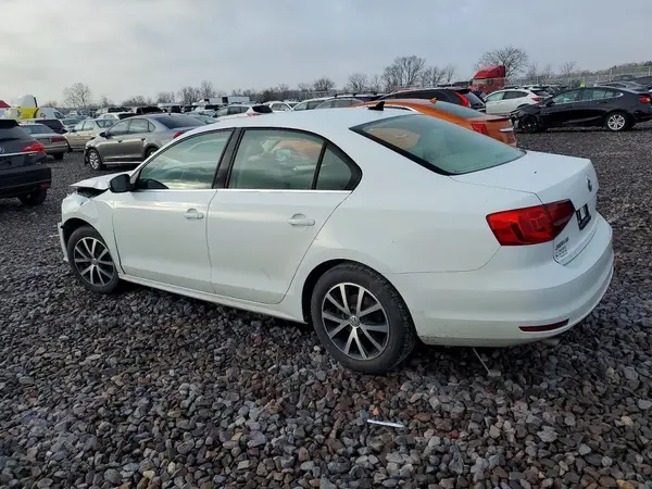 3VWDB7AJ7HM352137 2017 VOLKSWAGEN JETTA - Image 2