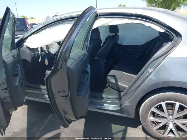 3VWDB7AJ7HM355636 2017 VOLKSWAGEN JETTA - Image 8