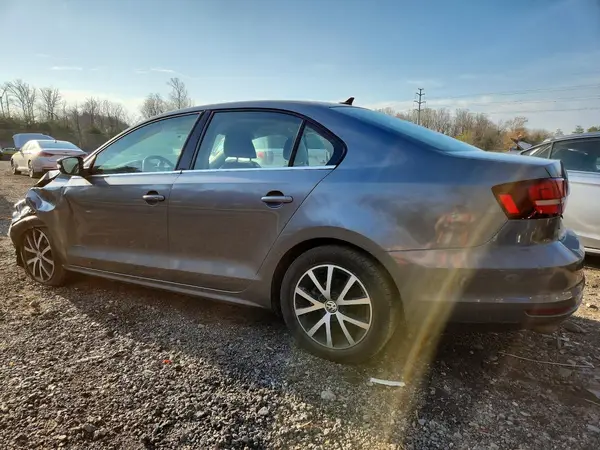 3VWDB7AJ7HM372551 2017 VOLKSWAGEN JETTA - Image 2