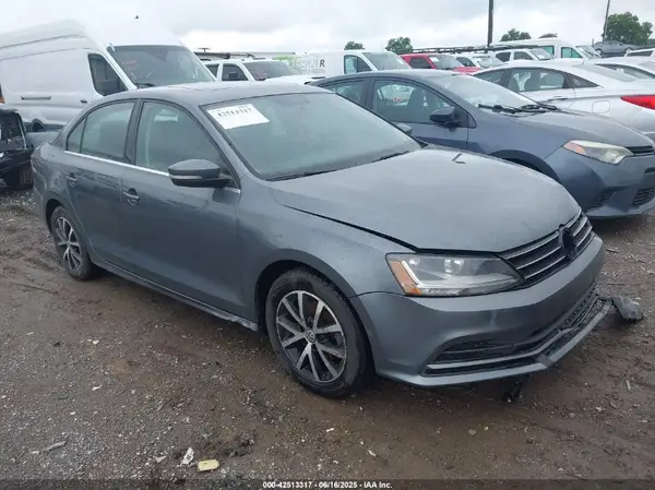 3VWDB7AJ7HM388832 2017 VOLKSWAGEN JETTA - Image 1