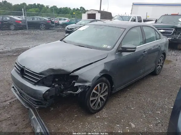 3VWDB7AJ7HM388832 2017 VOLKSWAGEN JETTA - Image 2