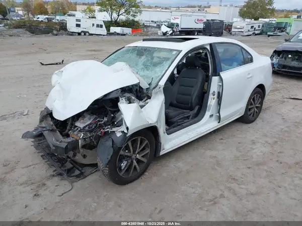 3VWDB7AJ7HM393500 2017 VOLKSWAGEN JETTA - Image 2