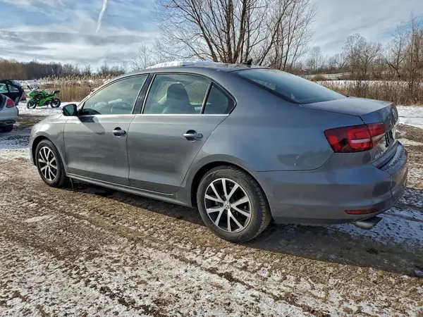 3VWDB7AJ7HM415642 2017 VOLKSWAGEN JETTA - Image 2