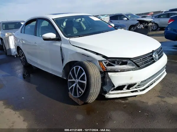 3VWDB7AJ7JM203474 2018 VOLKSWAGEN JETTA - Image 1