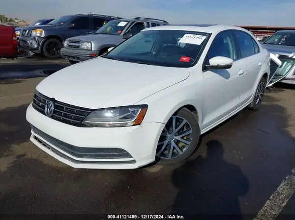 3VWDB7AJ7JM203474 2018 VOLKSWAGEN JETTA - Image 2