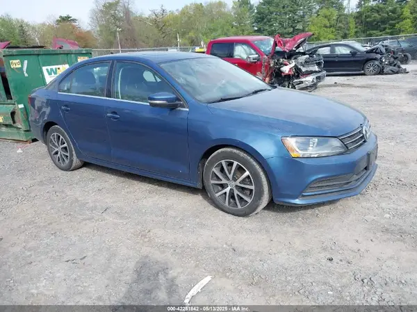 3VWDB7AJ7JM207427 2018 VOLKSWAGEN JETTA - Image 1