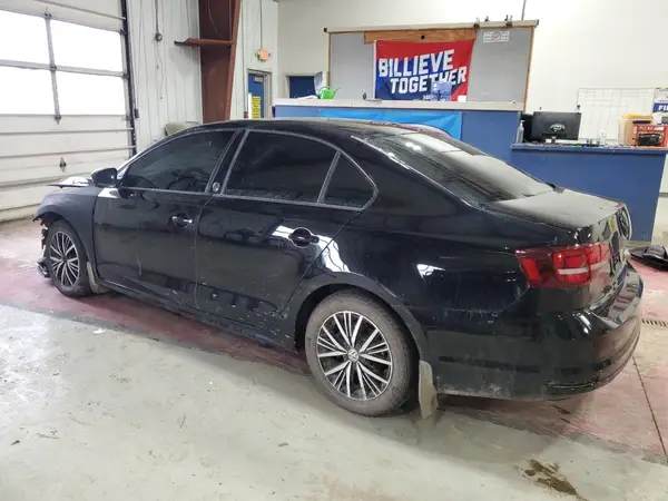 3VWDB7AJ7JM211977 2018 VOLKSWAGEN JETTA - Image 2