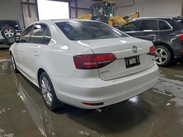 3VWDB7AJ7JM212644 2018 VOLKSWAGEN JETTA - Image 2