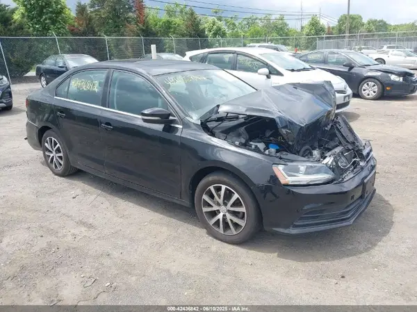 3VWDB7AJ7JM226141 2018 VOLKSWAGEN JETTA - Image 1