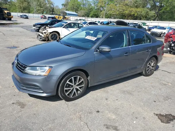 3VWDB7AJ7JM258698 2018 VOLKSWAGEN JETTA - Image 1