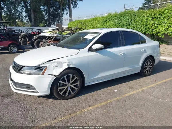 3VWDB7AJ8HM204885 2017 VOLKSWAGEN JETTA - Image 2