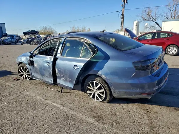 3VWDB7AJ8HM218902 2017 VOLKSWAGEN JETTA - Image 2
