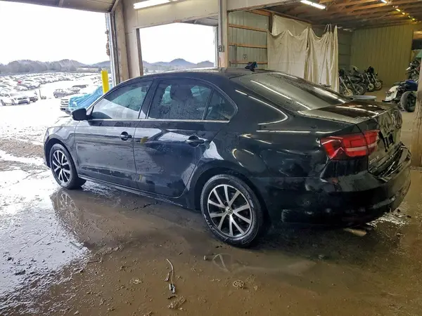 3VWDB7AJ8HM219290 2017 VOLKSWAGEN JETTA - Image 2
