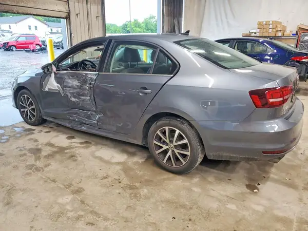 3VWDB7AJ8HM221122 2017 VOLKSWAGEN JETTA - Image 2