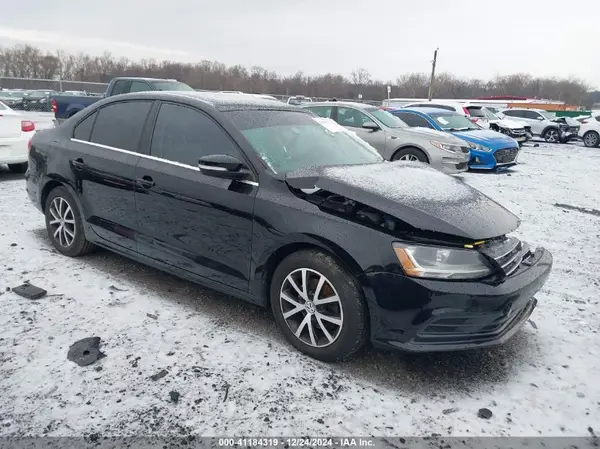 3VWDB7AJ8HM237451 2017 VOLKSWAGEN JETTA - Image 1