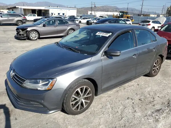 3VWDB7AJ8HM251365 2017 VOLKSWAGEN JETTA - Image 1