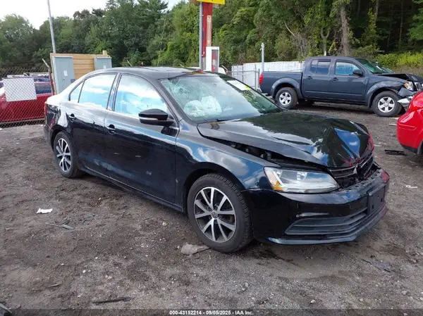 3VWDB7AJ8HM265153 2017 VOLKSWAGEN JETTA - Image 1