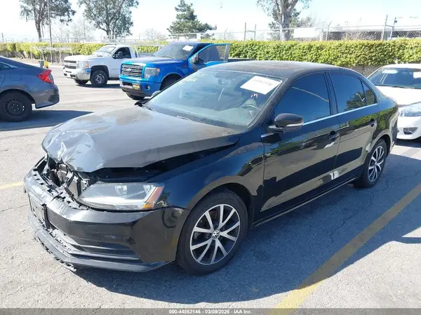 3VWDB7AJ8HM275200 2017 VOLKSWAGEN JETTA - Image 2