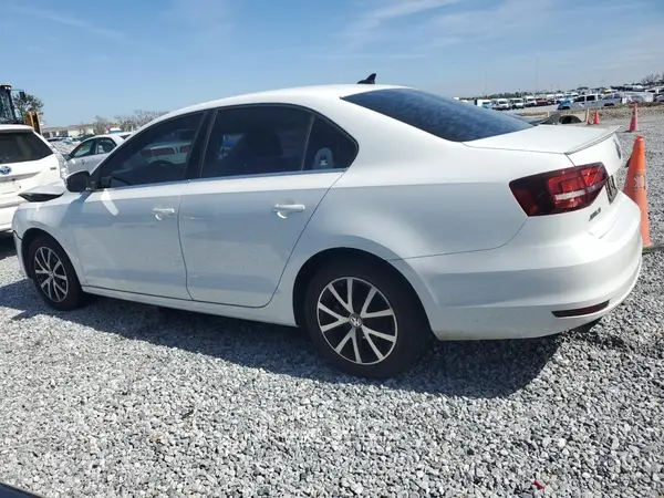 3VWDB7AJ8HM276668 2017 VOLKSWAGEN JETTA - Image 2