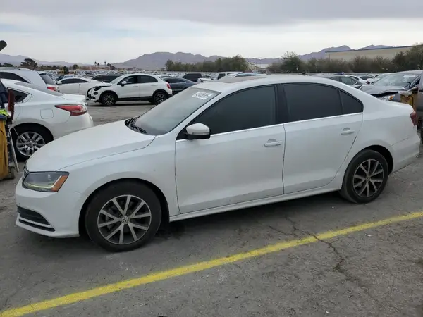 3VWDB7AJ8HM277030 2017 VOLKSWAGEN JETTA - Image 1