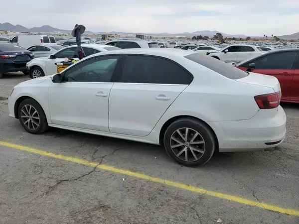 3VWDB7AJ8HM277030 2017 VOLKSWAGEN JETTA - Image 2