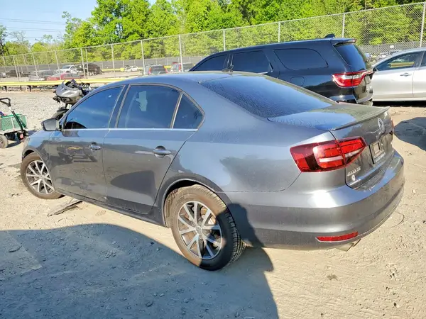 3VWDB7AJ8HM278372 2017 VOLKSWAGEN JETTA - Image 2