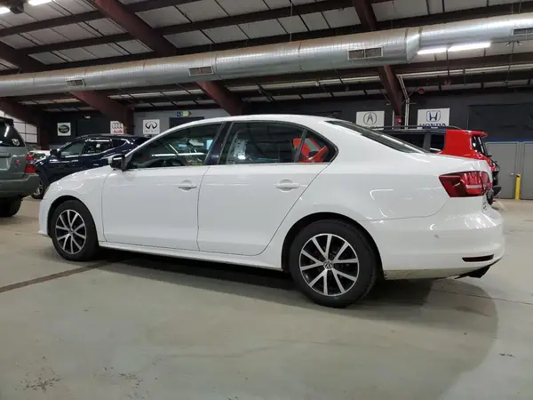 3VWDB7AJ8HM281918 2017 VOLKSWAGEN JETTA - Image 2