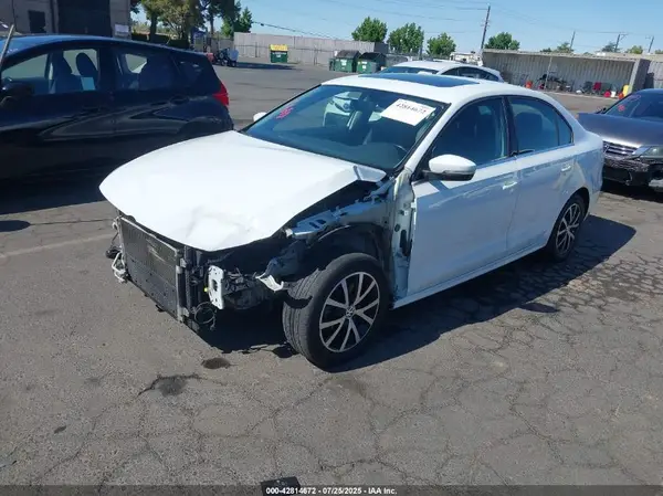 3VWDB7AJ8HM287296 2017 VOLKSWAGEN JETTA - Image 2