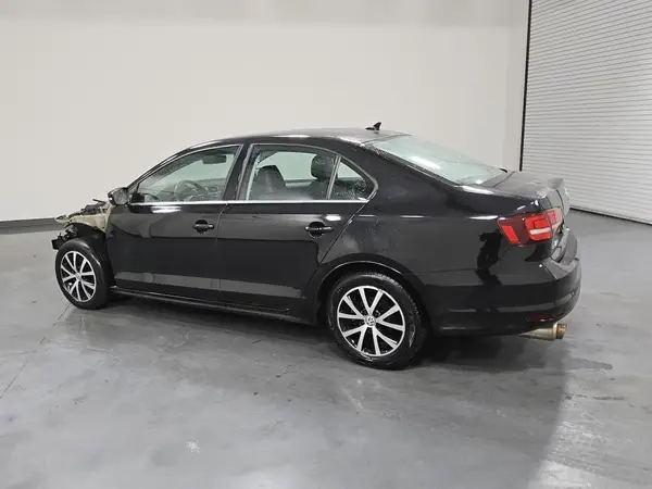 3VWDB7AJ8HM293518 2017 VOLKSWAGEN JETTA - Image 2