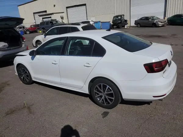 3VWDB7AJ8HM295611 2017 VOLKSWAGEN JETTA - Image 2
