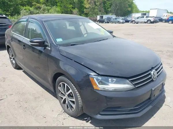 3VWDB7AJ8HM308177 2017 VOLKSWAGEN JETTA - Image 1